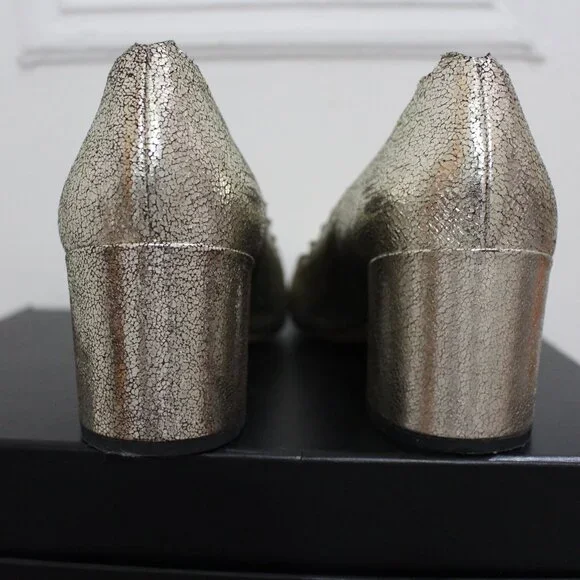 Chloe Lauren Scalloped pump in metallic gold - Picture 4 of 7